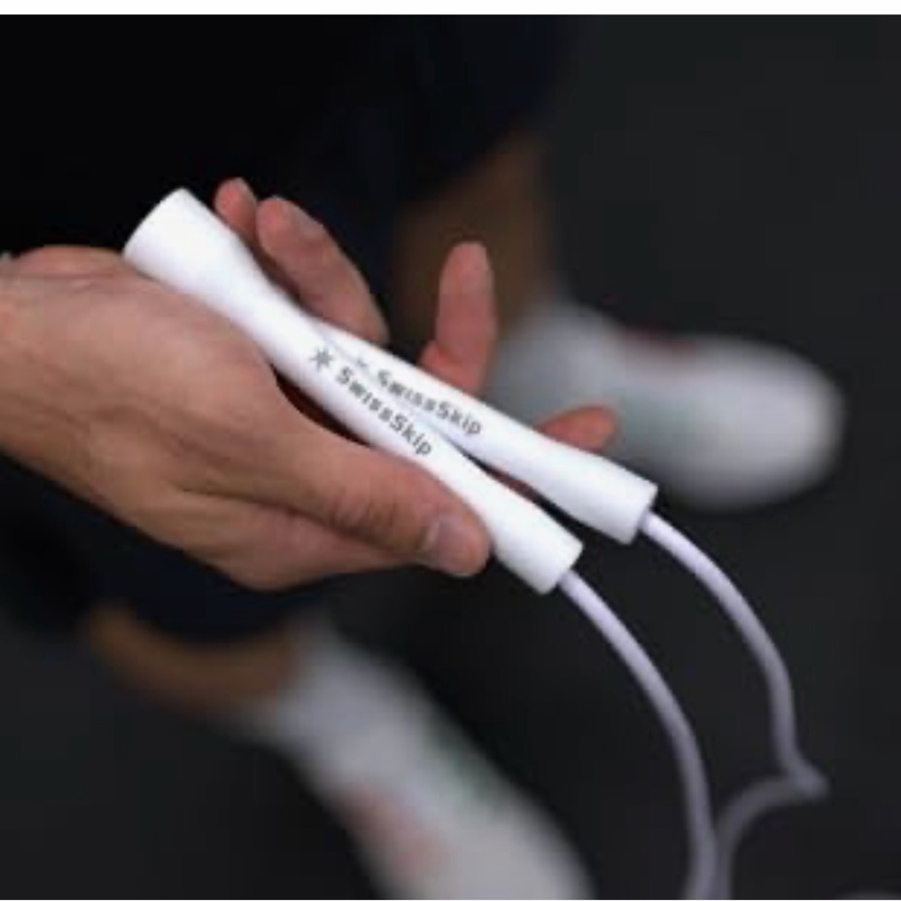 White Jump Rope - Lightweight Skipping Rope for Cardio - Picture 4 of 4